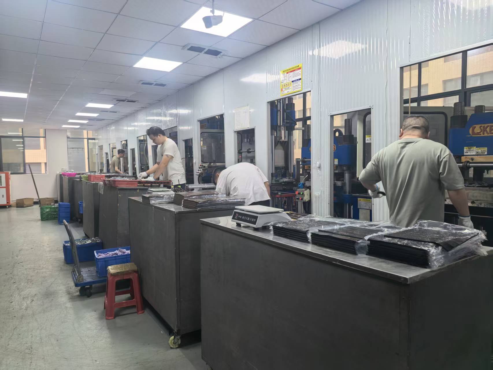 Silicone preparation and molding workshop